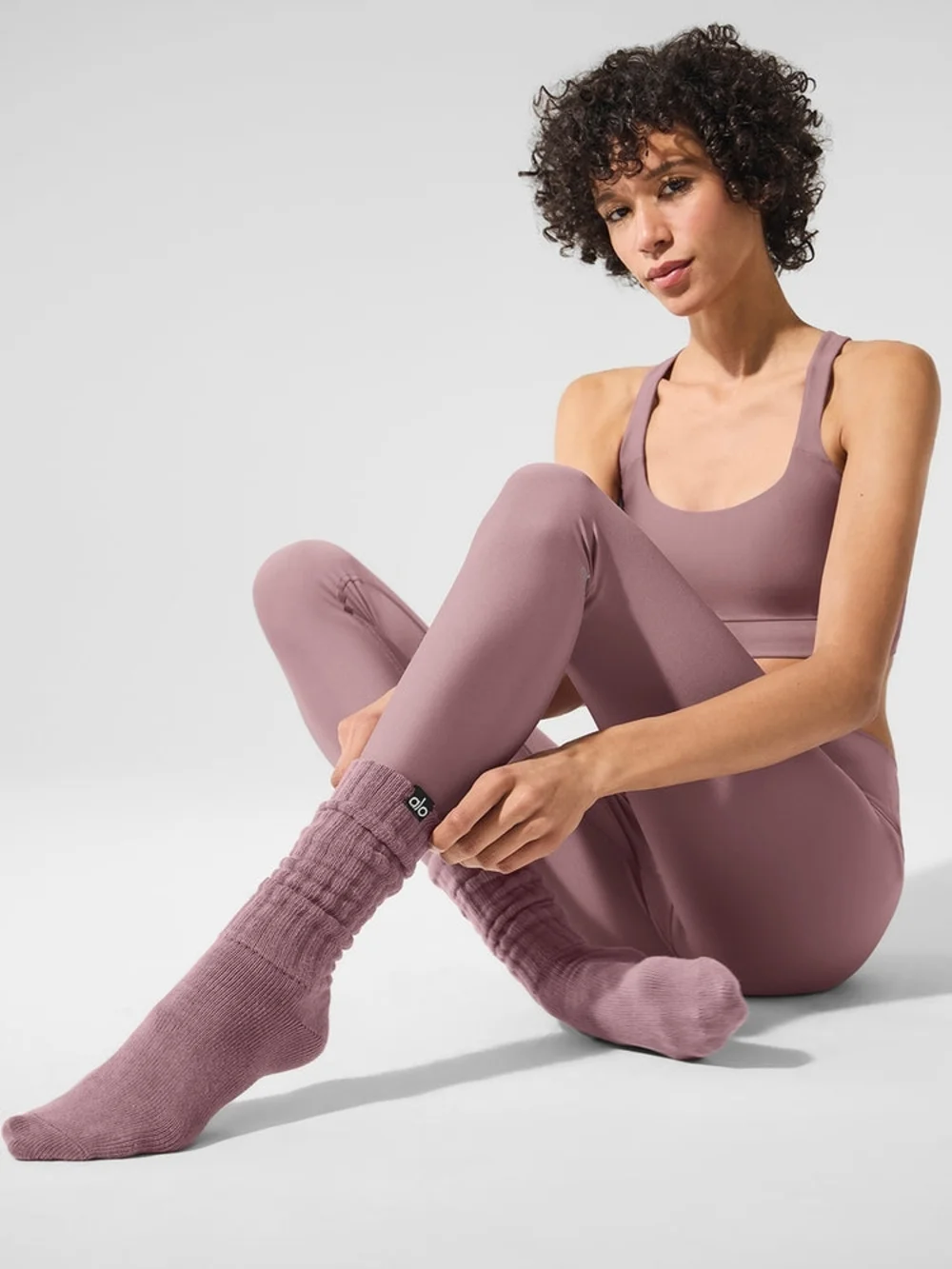 NWT ALO Yoga Unisex Ribbed Scrunch Socks in Smoky Quartz Rose Medium